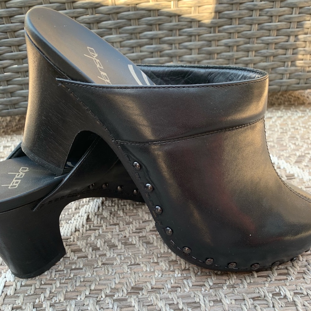 NWOT Dansko Rae studded mules